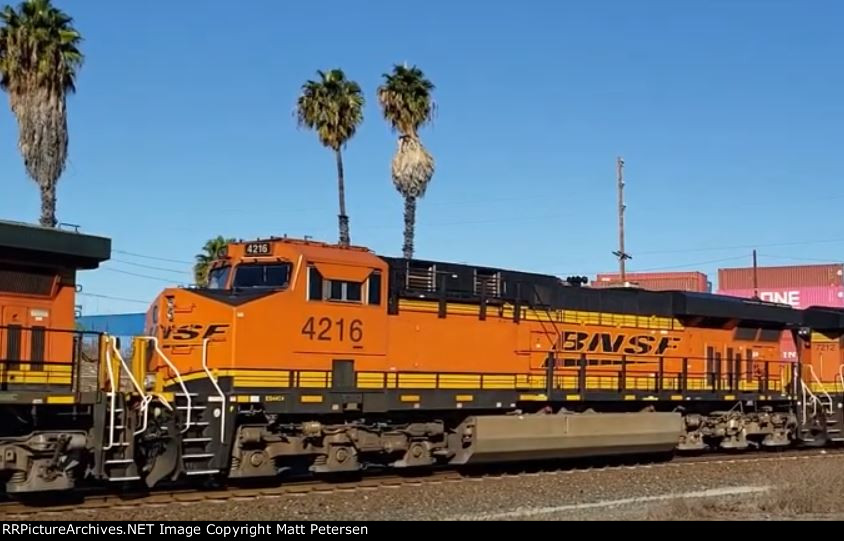 BNSF 4216